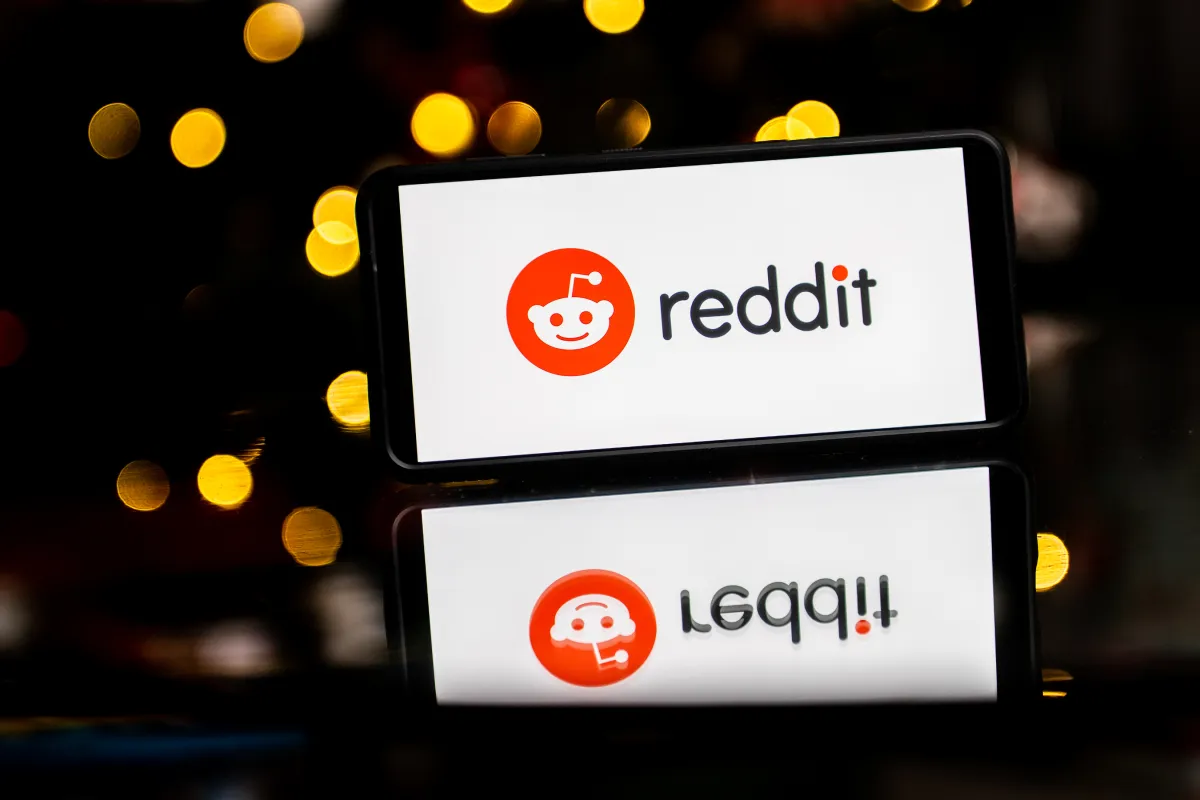 Reddit вводит верификацию пользователей для борьбы с ИИ-ботами