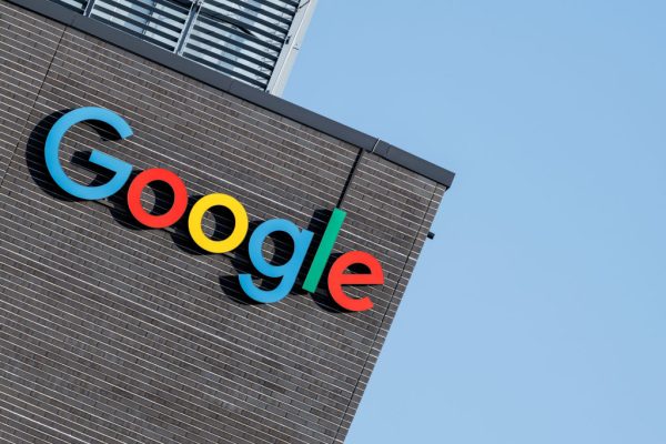 Google выпустила приложение, которое позволяет загружать и запускать модели ИИ на смартфоне Google выпустила приложение, которое позволяет загружать и запускать модели ИИ на смартфоне