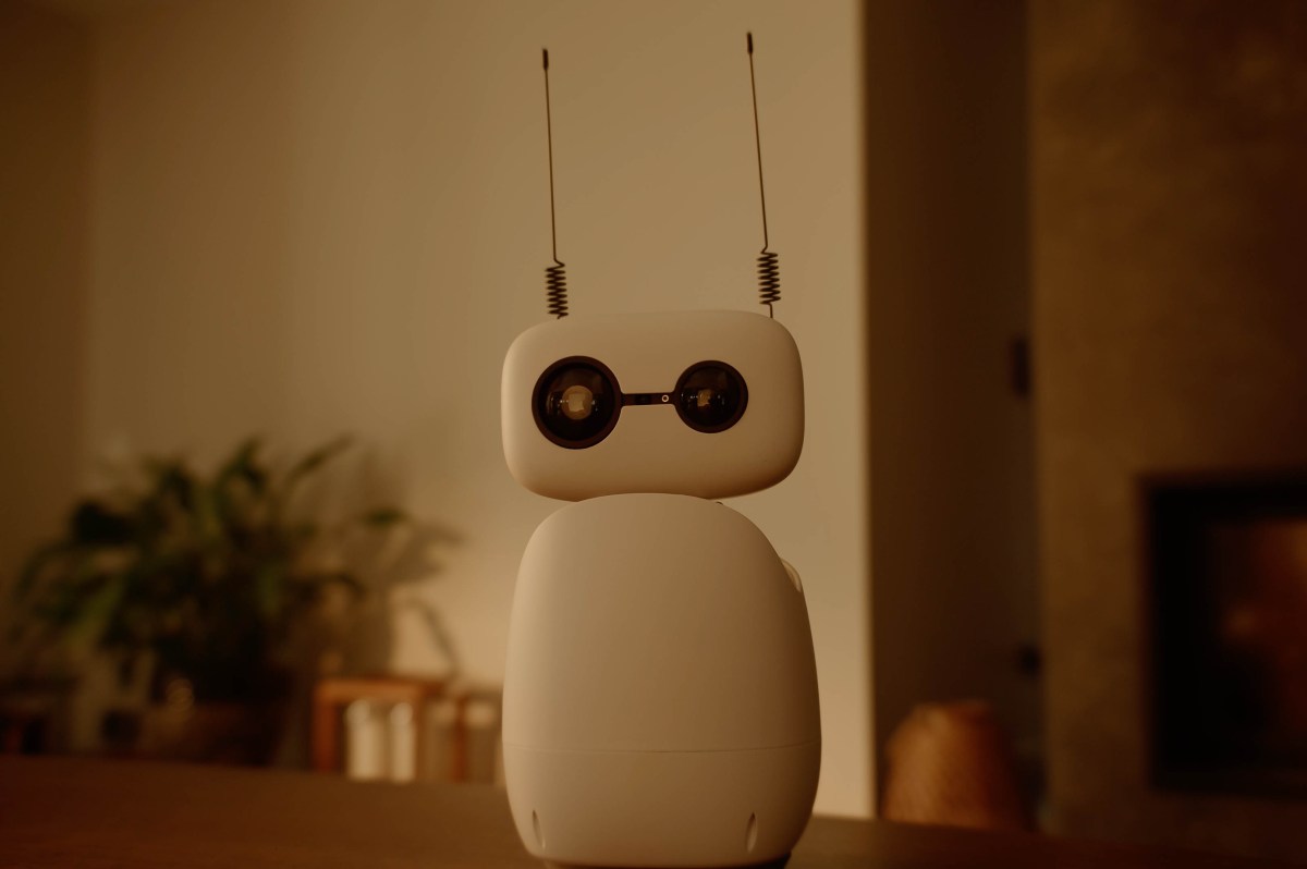Hugging Face принимает заказы на роботов Reachy Mini — робототехника с открытым исходным кодом
