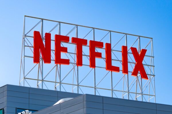 Netflix начинает использовать генеративный искусственный интеллект в своих фильмах и сериалах Netflix начинает использовать генеративный искусственный интеллект в своих фильмах и сериалах